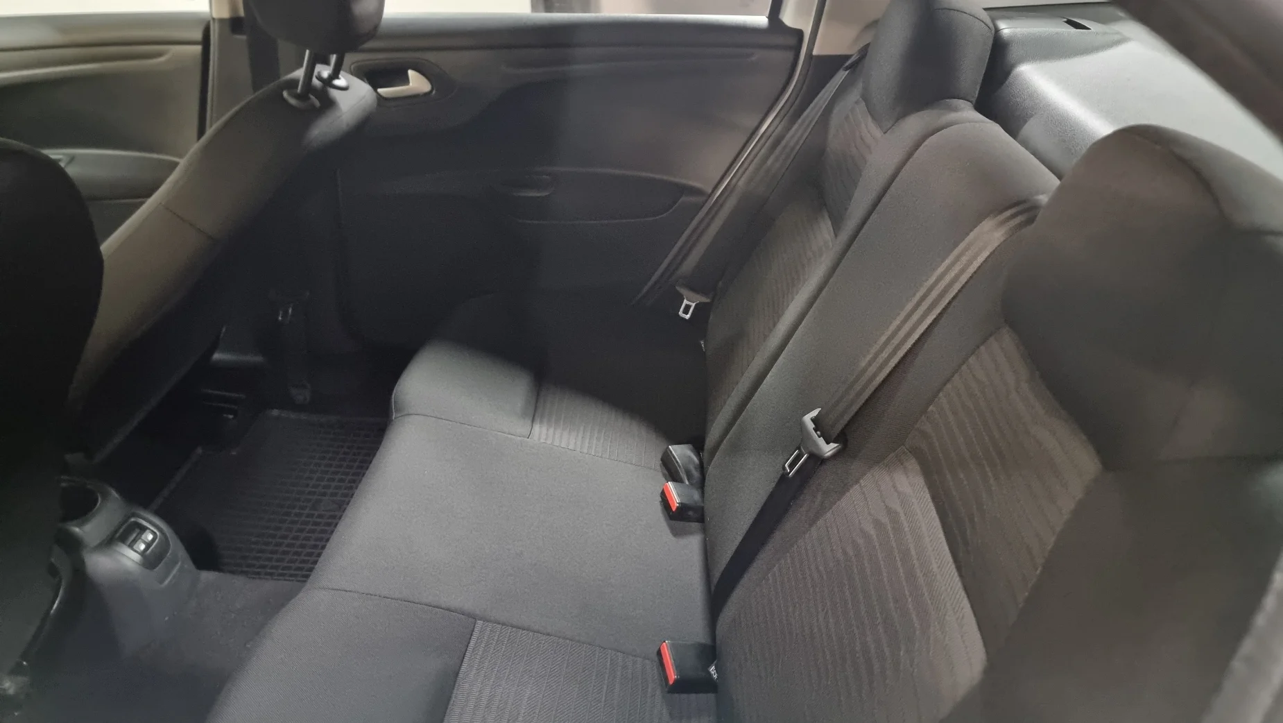 Peugeot 301 photo